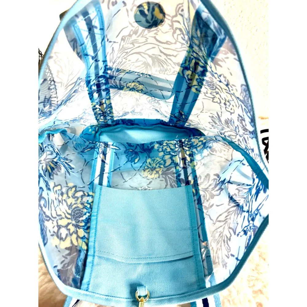 Lilly Pulitzer Mesh Beach/Pool Tote Bag in Bellevue Blue Breakers Beach print